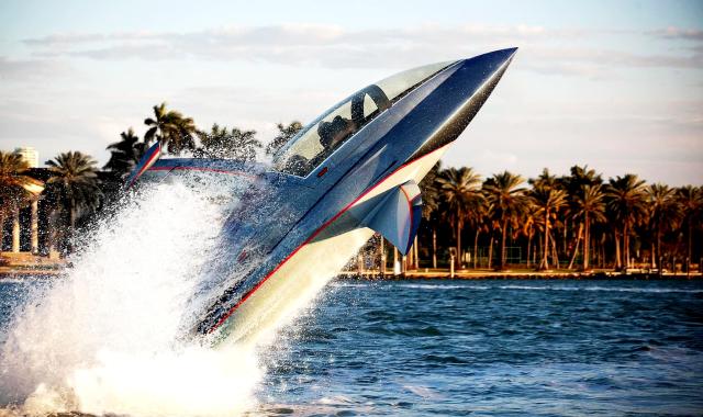 Ένα υποβρύχιο σε σχήμα καρχαρία μεταμορφώνει σε Aquaman κάθε δισεκατομμυριούχο