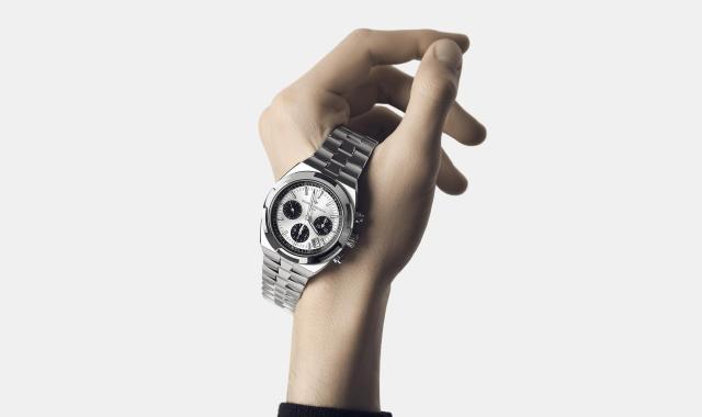 H Vacheron Constantin μόλις παρουσίασε μια νέα επιθετική έκδοση του χρονογράφου Overseas 