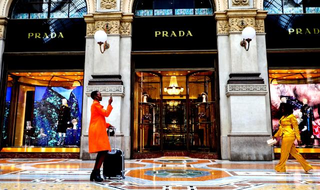 Αντίο Gucci - Η Prada είναι πλέον το πιο hot brand στον πλανήτη της μόδας