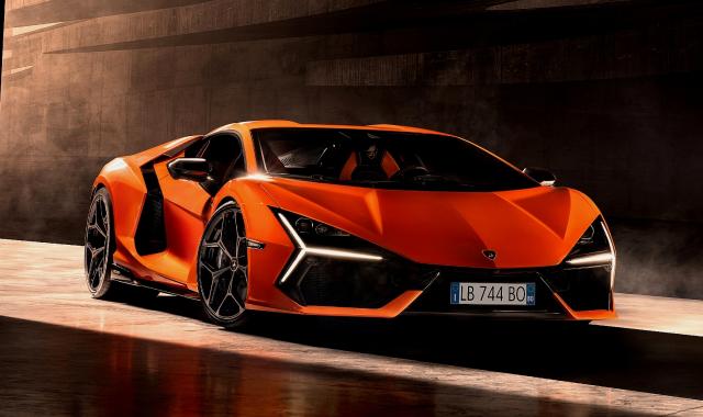 Lamborghini Revuelto: Ο διάδοχος του Aventador είναι ένα πανίσχυρο υβριδικό supercar