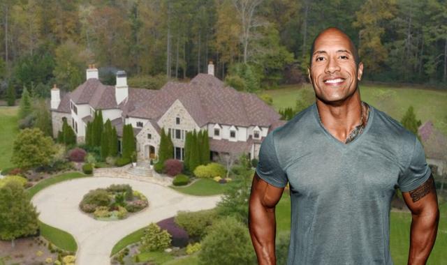 Όταν δεν βρίσκεται σε γυρίσματα, ο The Rock χαραλαρώνει σε μια έπαυλη του 19ου αιώνα