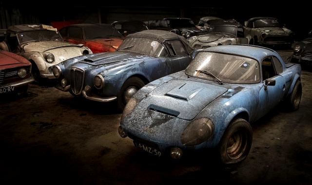 230 σπάνια κλασικά αυτοκίνητα μόλις βρέθηκαν κρυμμένα σε μια ολλανδική αποθήκη