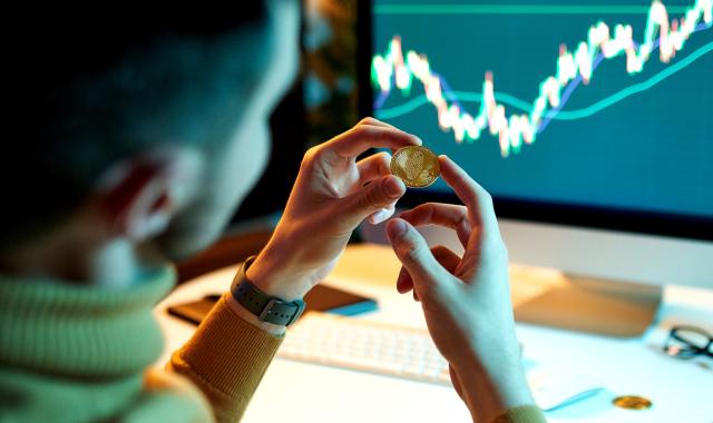 Ρεκόρ αναζητήσεων τον Απρίλιο στο Google για το «Πώς να αγοράσω χρυσό»