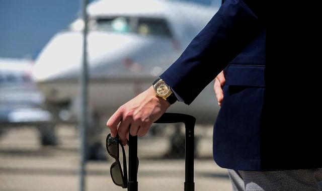 Με το νέο ιδιωτικό σας τζετ παίρνετε τώρα δώρο ένα Rolex 50.000 ευρώ