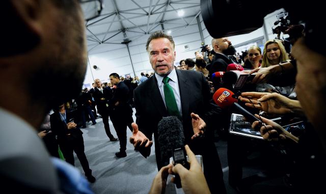 Έξαλλοι οι οικολόγοι στο Twitter με τον «υποκριτή» Άρνολντ Σβαρτσενέγκερ