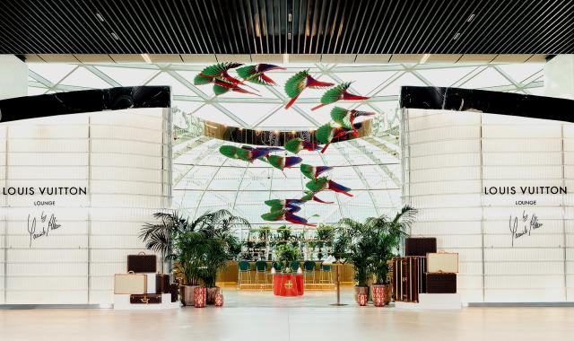 Η Louis Vuitton απογειώνει την πολυτέλεια στο πρώτο της lounge στο αεροδρόμιο του Κατάρ