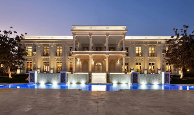 Η πιο ακριβή έπαυλη στο Ντουμπάι είναι διακοσμημένη με 700.000 φύλλα χρυσού