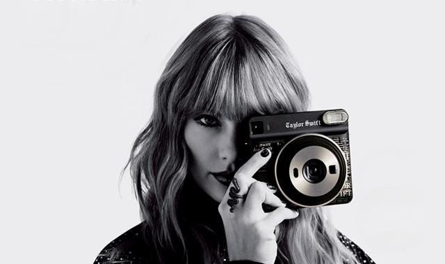 Δέκα φορές ακριβότερα πωλείται μια κάμερα του 2018 που σχεδίασε η Τέιλορ Σουίφτ