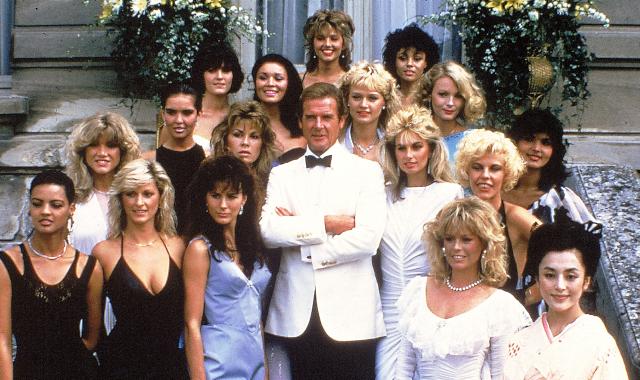 Στο σφυρί 180 αντικείμενα του Ρότζερ Μουρ από τις «Μποντ» ταινίες του