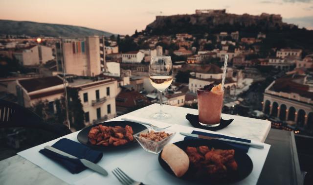 Χορός εκατομμυρίων για ακίνητα - «φιλέτα» στην Ελλάδα