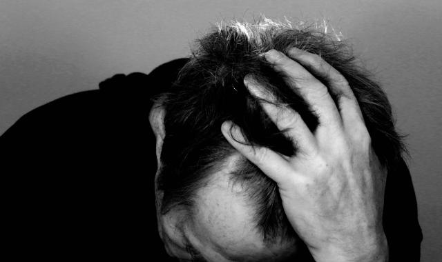 Οικογένεια ξεπληρώνει τα χρέη 1.000 φτωχών ετησίως